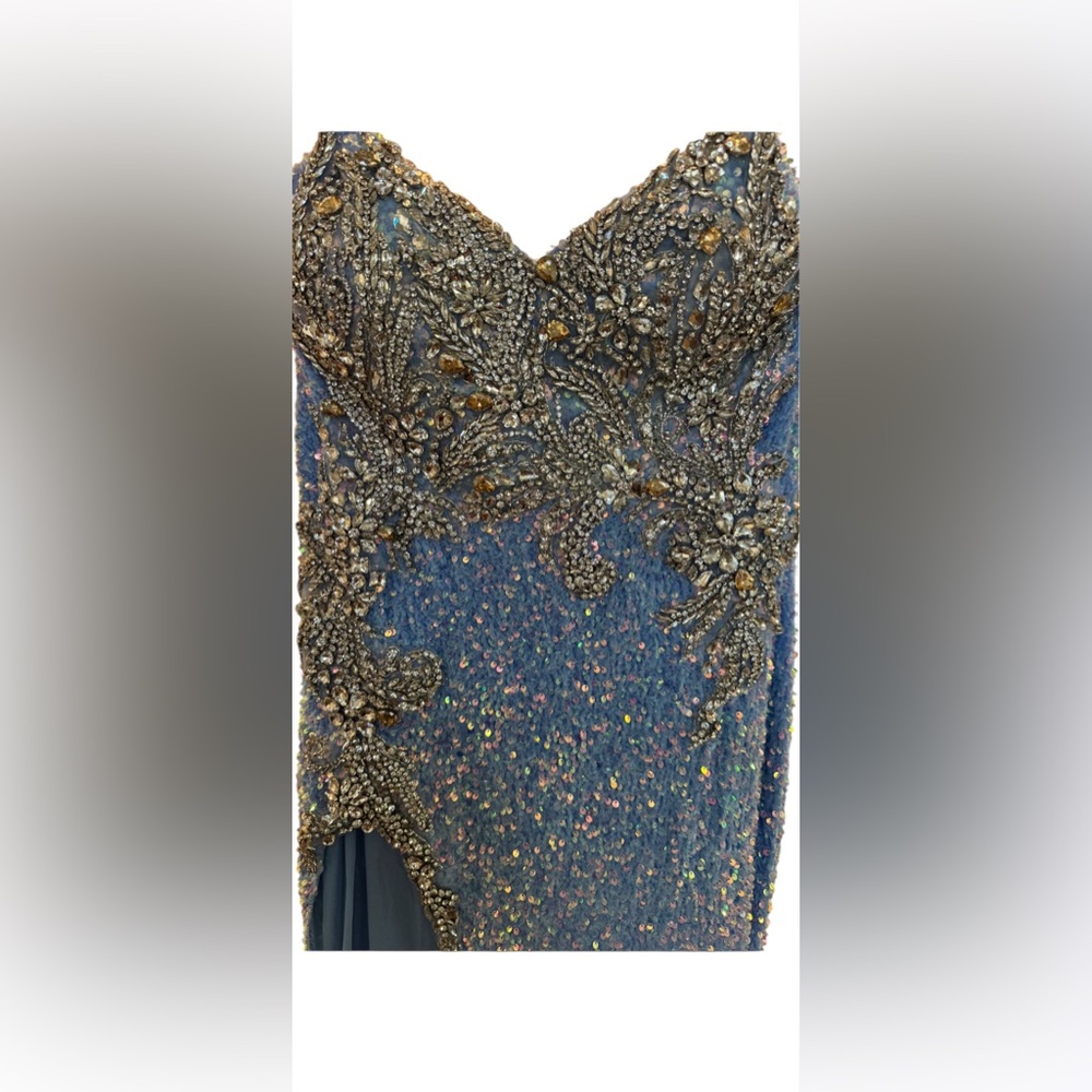 Elegant Blue Sequin Prom/Gown - Picture 4 of 10